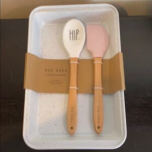 Rae Dunn 3 Piece Baking Set